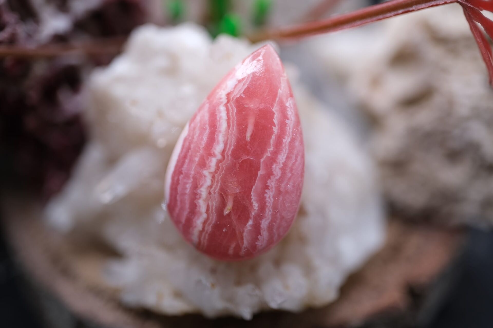 20.00ct 23.4x14.5mm Pear Natural Rhodokrosite