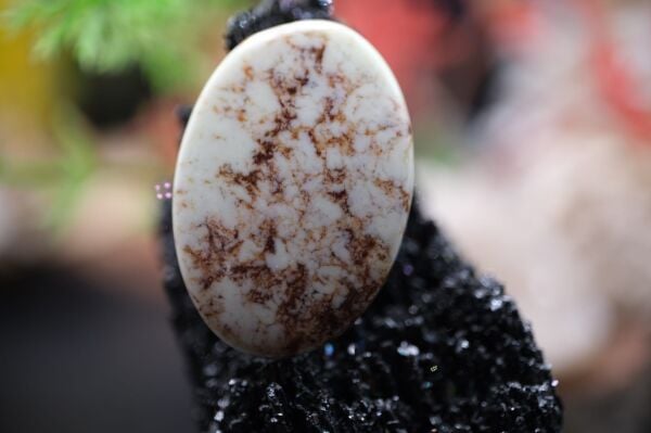 20.00ct 28.5x19.7mm Oval Natural Lemon Chryroprase