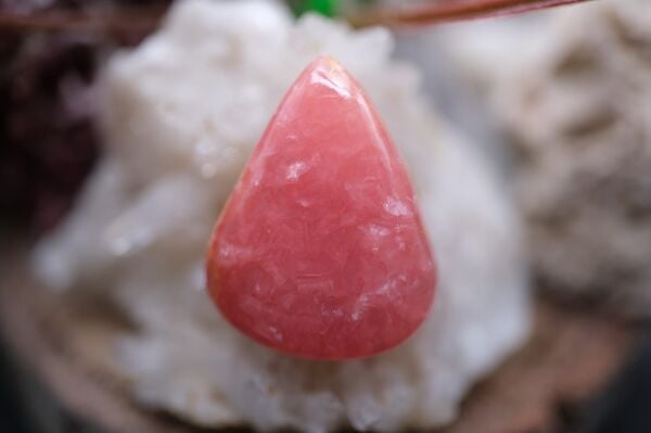 18.70ct 21.3x16.5mm Pear Natural Rhodokrosite