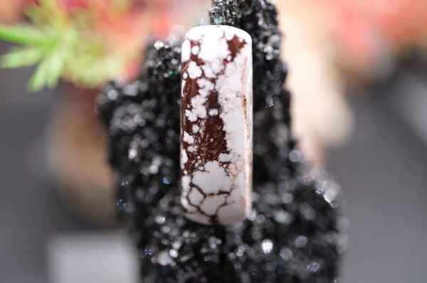 10.50ct 25.9x9.2mm Octagon Natural Wild Horse Jasper