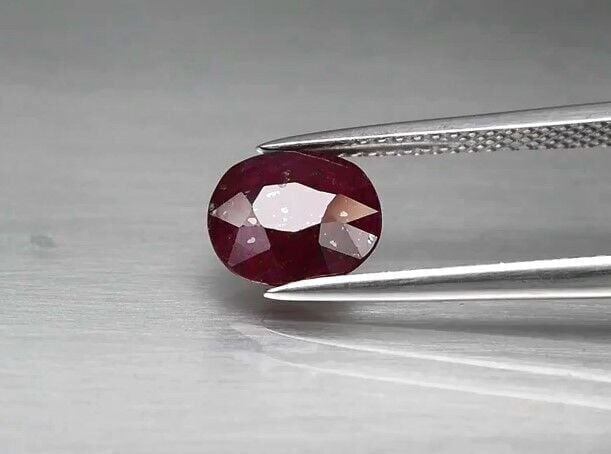 1.85ct 8x6.7mm Oval Purplish Red Ruby Madagascar *Heated