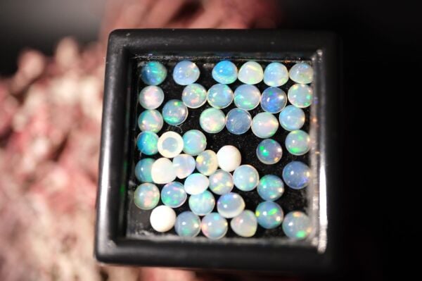 4.43ct 3.5mm Lot Round Cab. Natural Ethiopian Opal