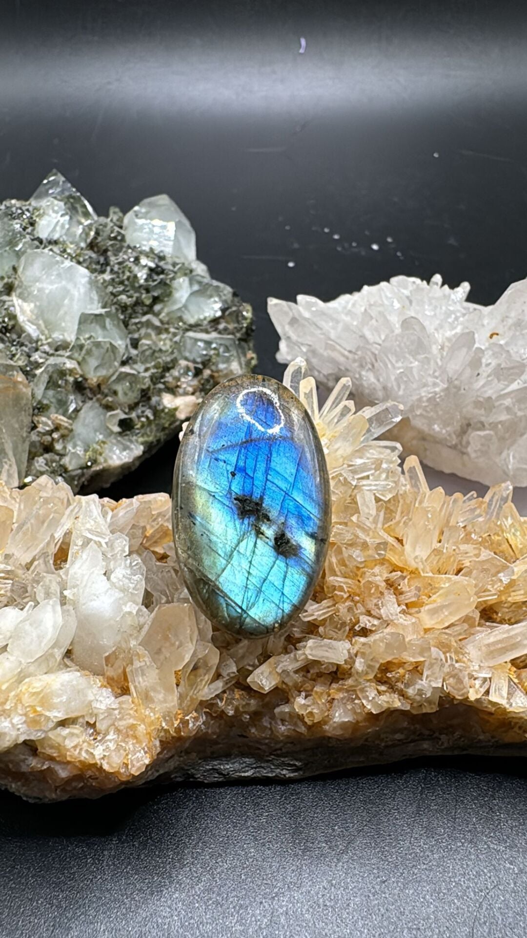 29.75ct 28.6x17.4 mm Natural Labradorite