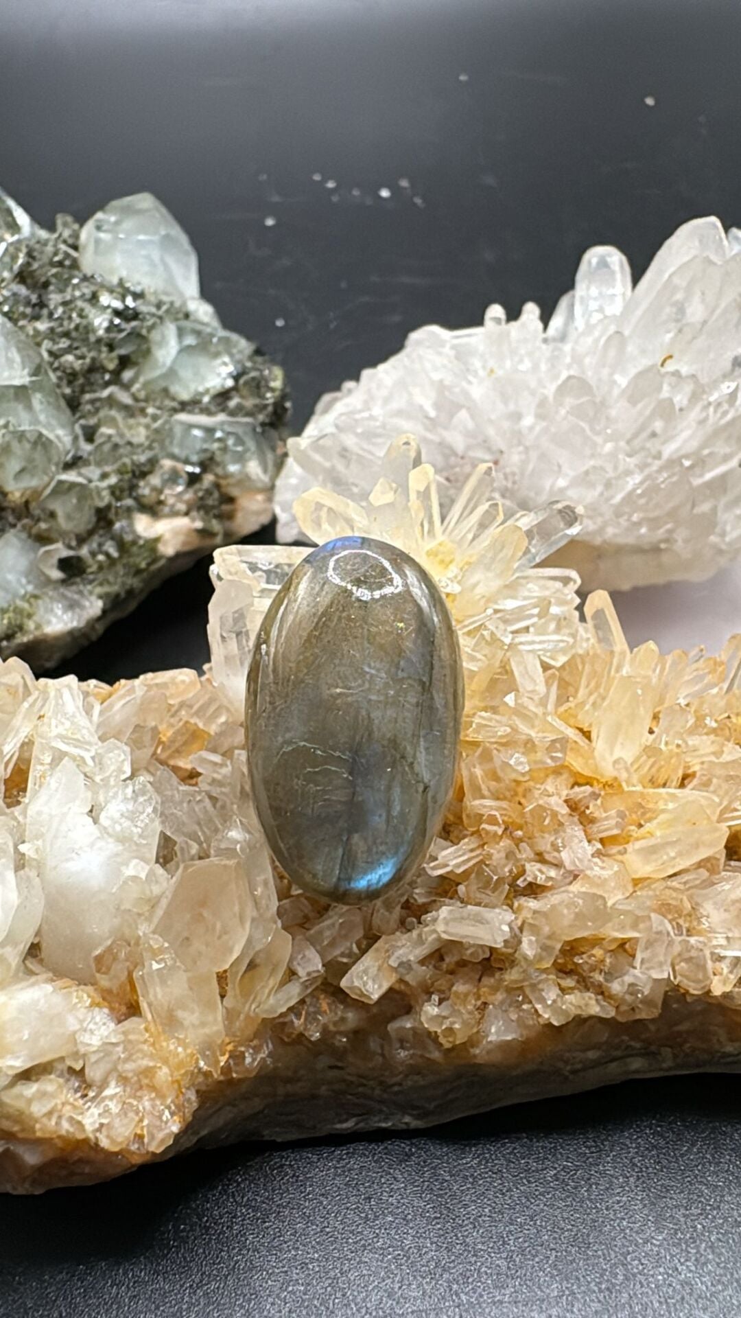 18.15ct 23.2x13.9 mm Natural Labradorite