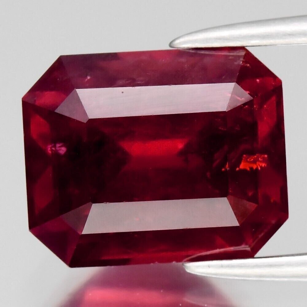 2.81ct 8x6.5mm Octagon Natural Purplish Pink Rhodolite Garnet Gemstone, Tanzania