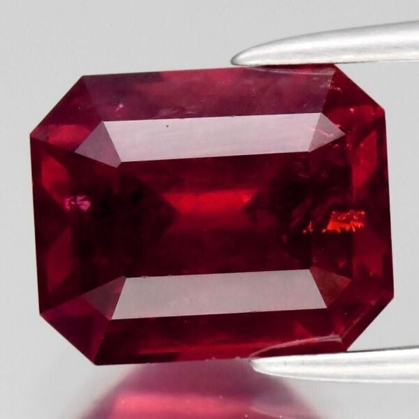 2.81ct 8x6.5mm Octagon Natural Purplish Pink Rhodolite Garnet Gemstone, Tanzania