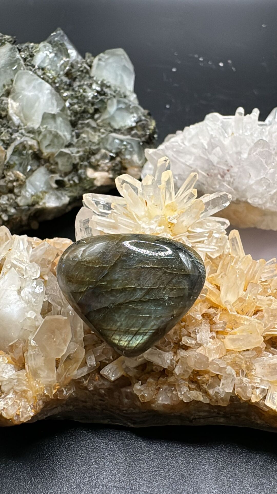 22.90ct 23.8x19.4 mm Natural Labradorite