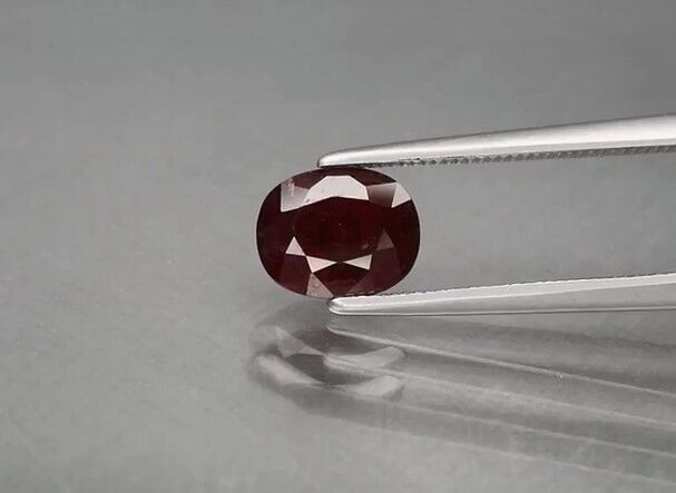 1.34ct 7.5x6mm Oval Red Ruby Africa *Heated