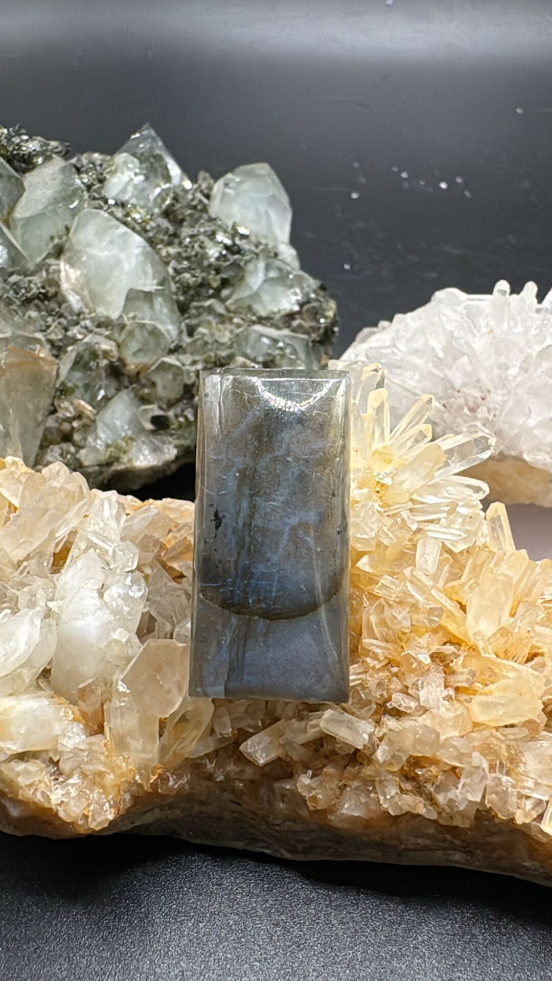 30.75ct 28.8x13.9 mm Natural Labradorite