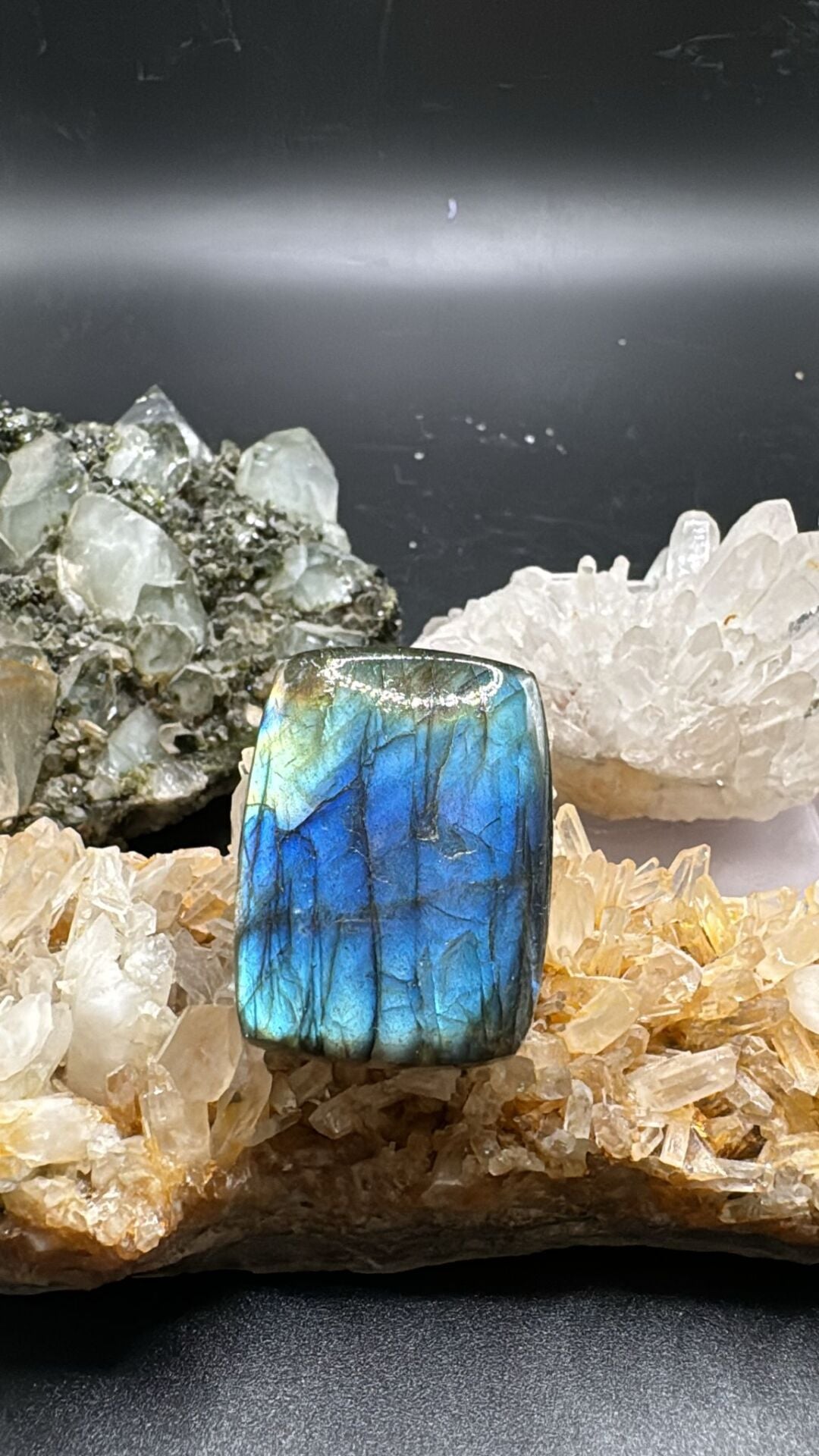 53.15ct 32.3x24 mm Natural Labradorite