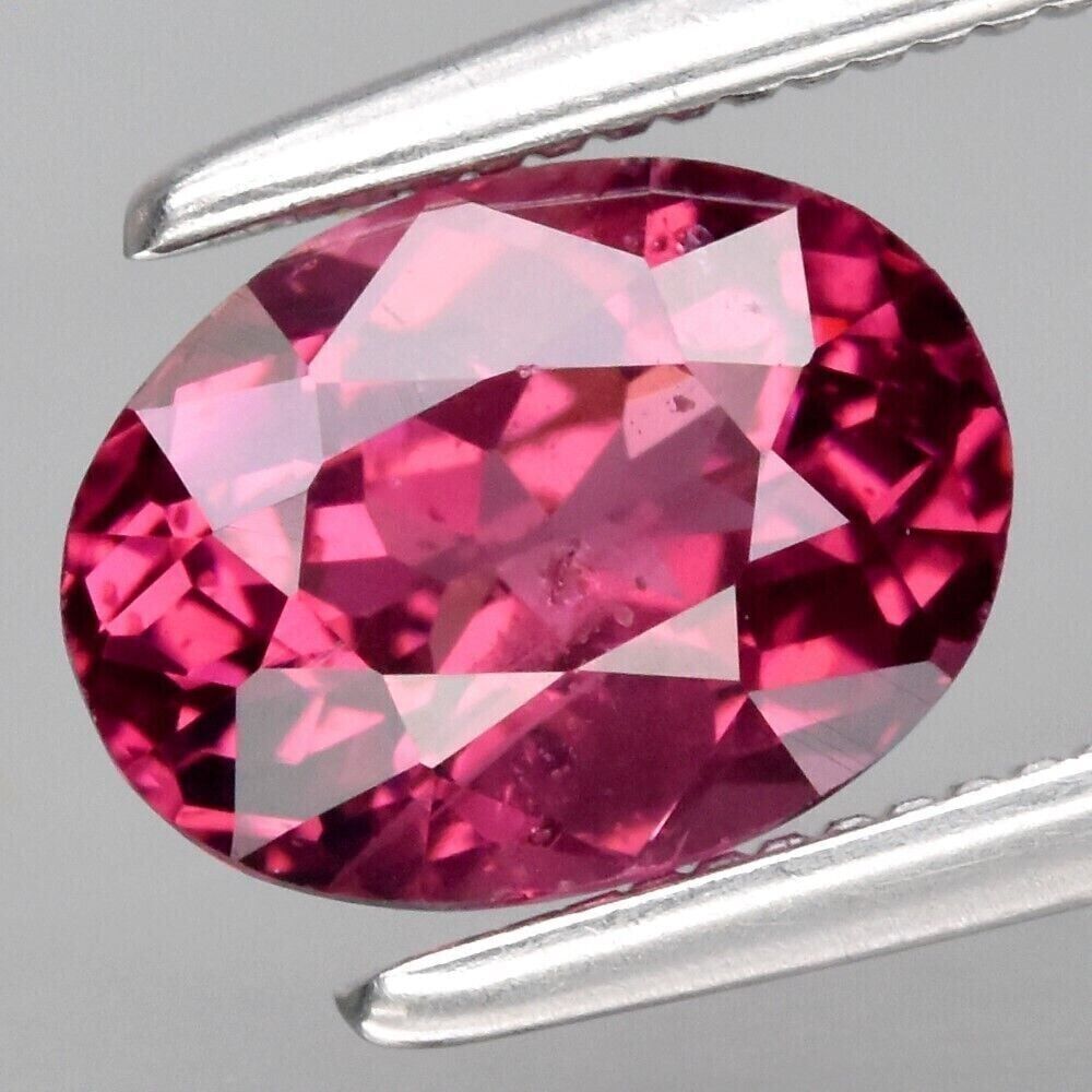 1.28ct 7.2x5.5mm Oval Natural Purplish Pink Rhodolite Garnet Gemstone Mozambique
