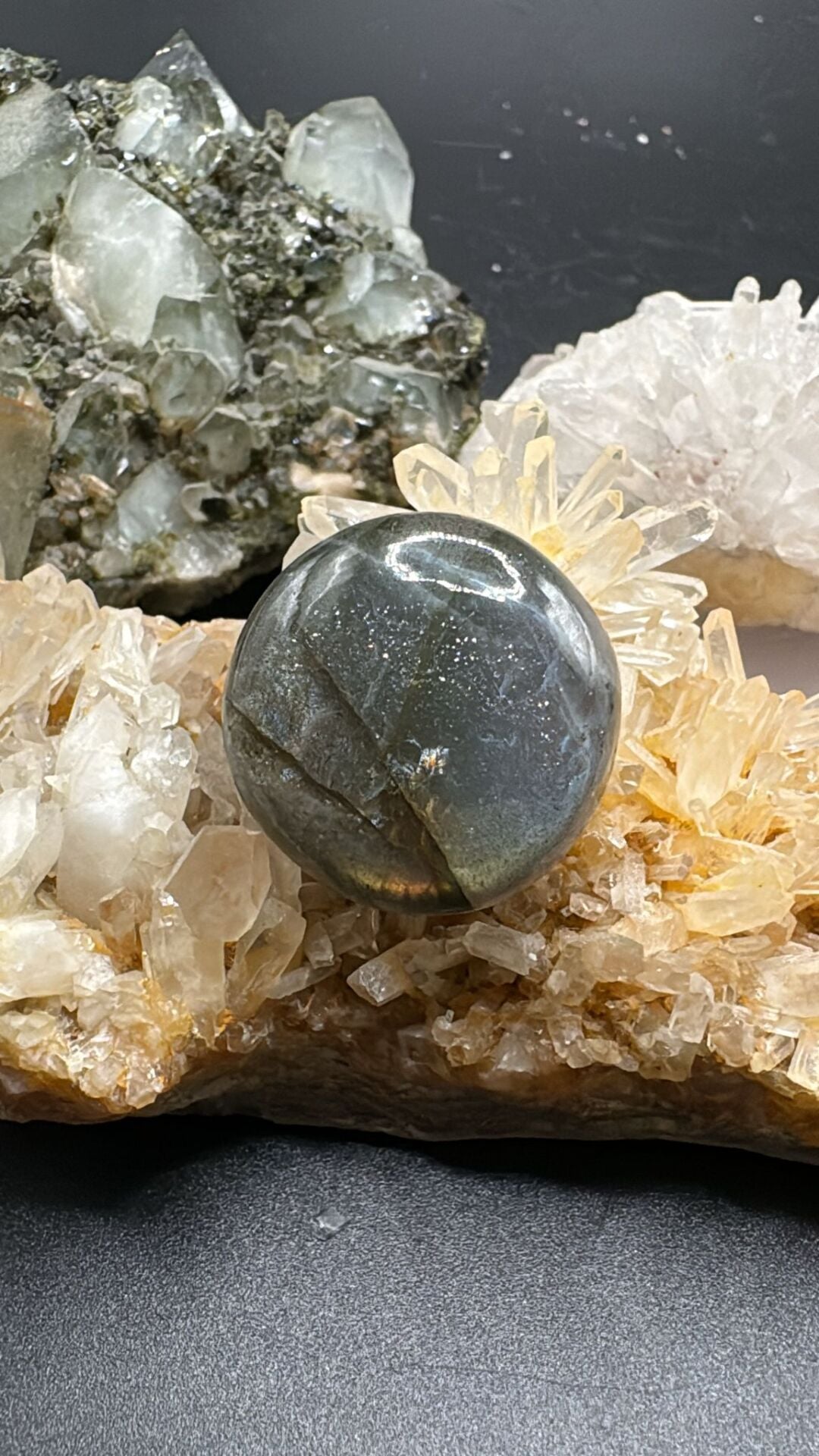 34.35ct 23.2x22.7 mm Natural Labradorite