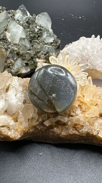 34.35ct 23.2x22.7 mm Natural Labradorite