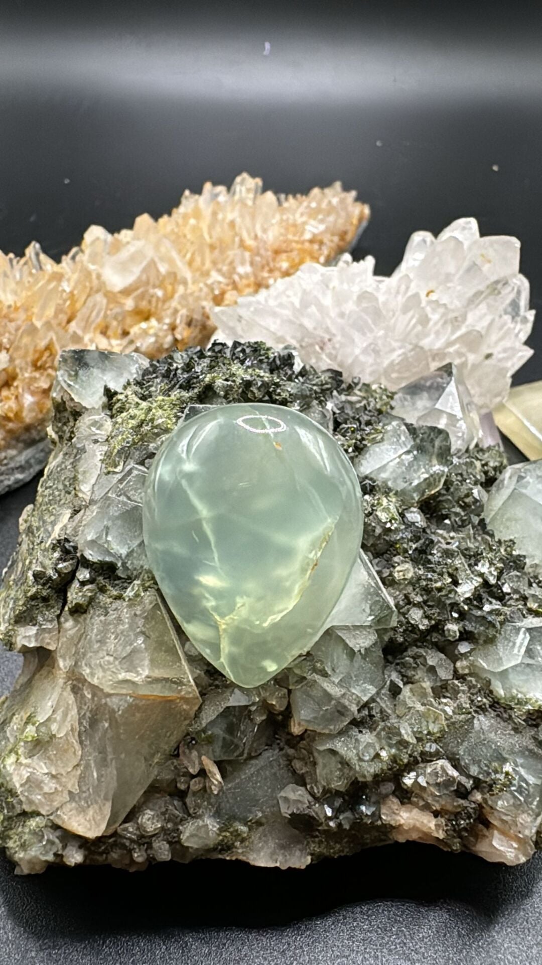 40.95ct 27.90x21.50 mm Natural Prehnite