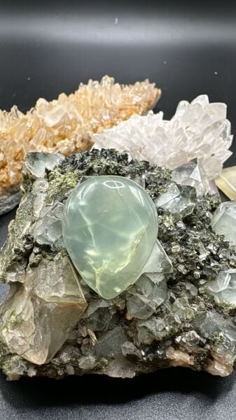 40.95ct 27.90x21.50 mm Natural Prehnite