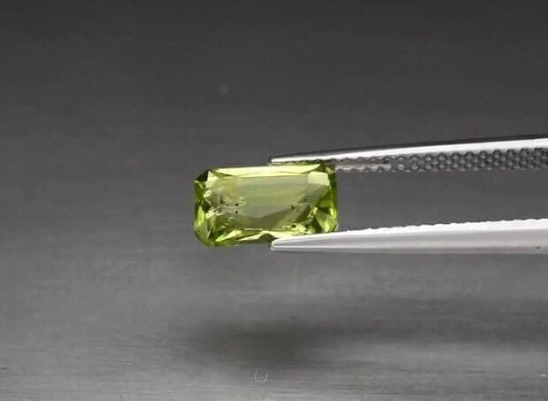 1.82ct 8.8x5.8mm Octagon Natural Untreated Green Peridot,Myanmar