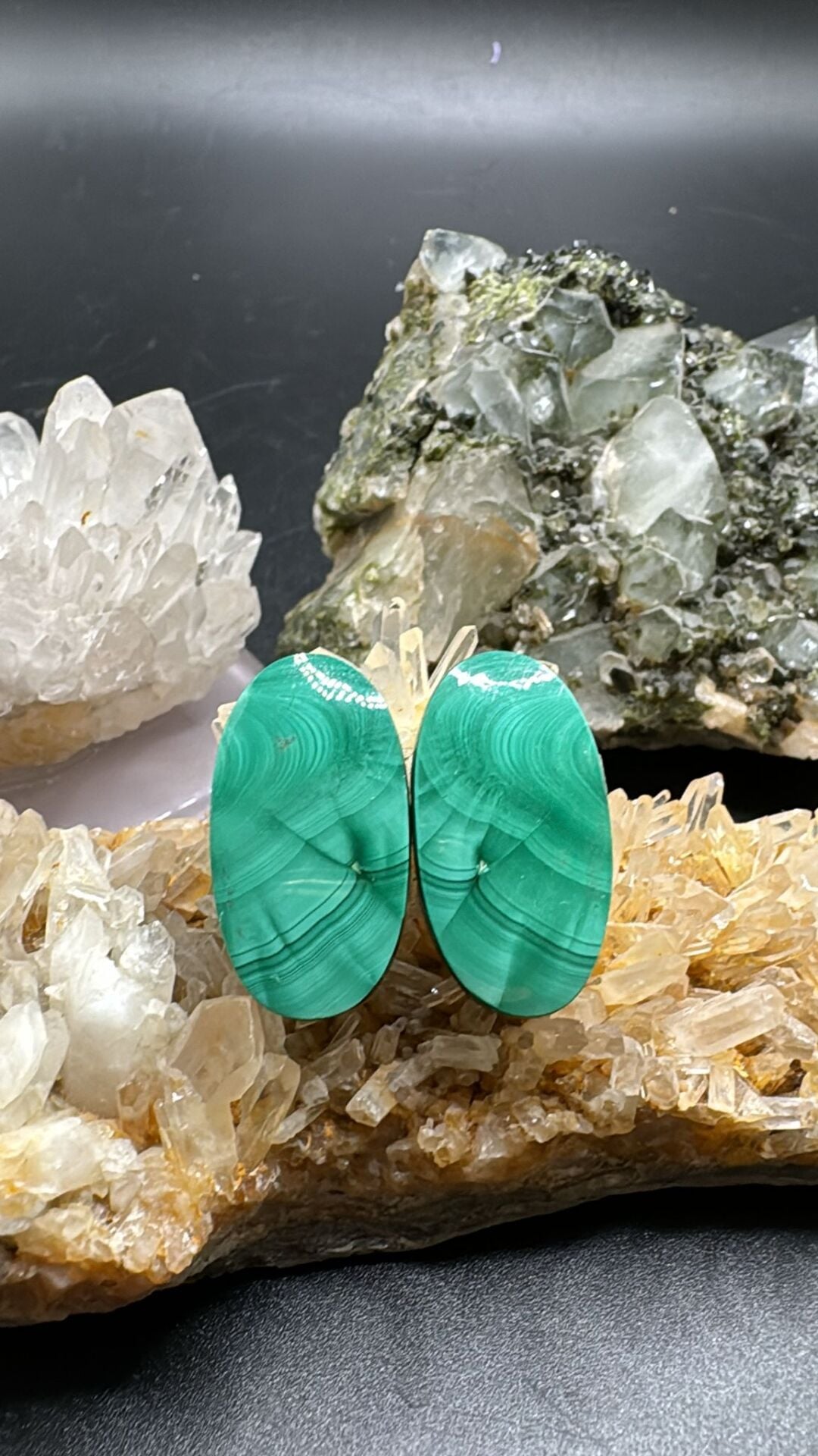 42.81ct 25.60x13.80mm Natural Malachite Pair
