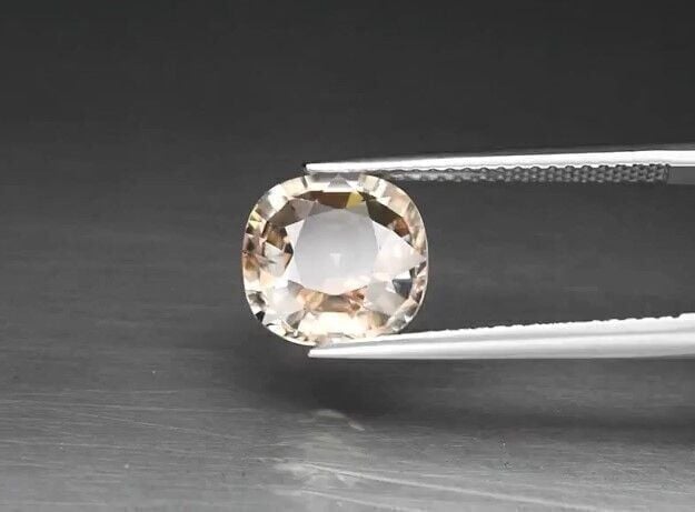 4.08ct 9x9mm VS Cushion Natural Light Champagne Zircon Gentle Heat Cambodia