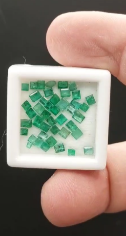4.25ct 2.2 to 3.0mm Lot Square Natural Emerald Zambia