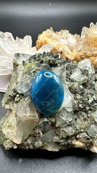 27.00ct 23.46x17.56mm Natural Apatit