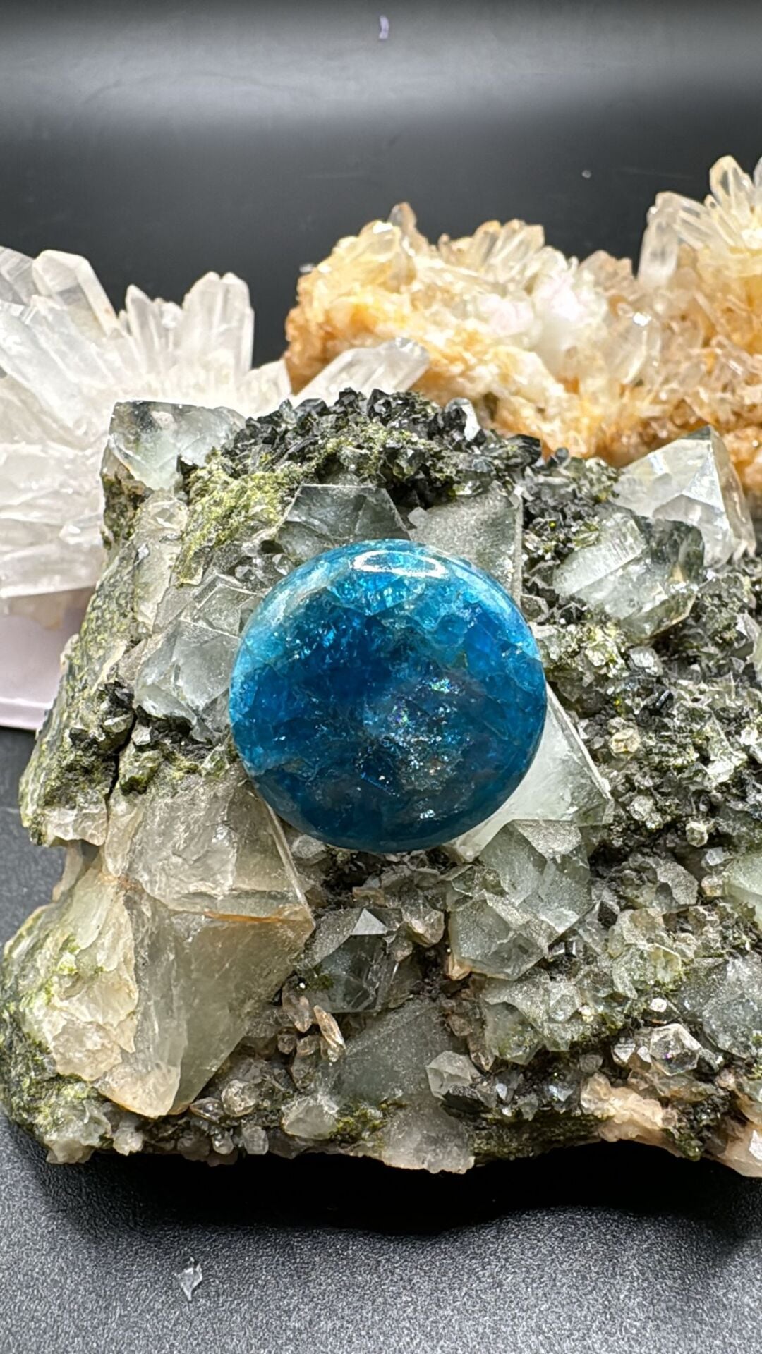 25.00ct 20.36x20.21mm Natural Apatit