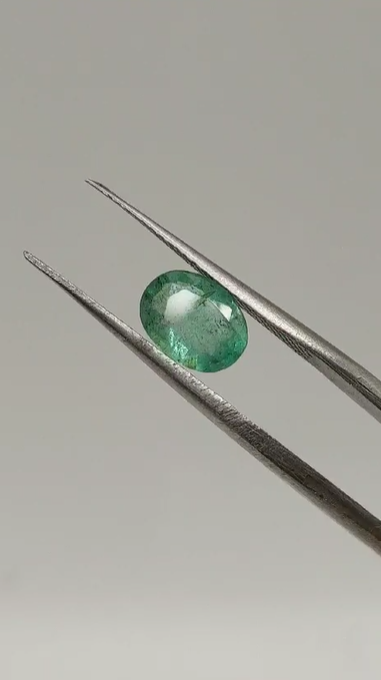 0.97ct 7.9x6.0mm Oval Natural Emerald, Zambia