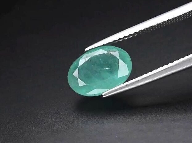 2.12ct 10.2x7.4mm Oval Green Emerald, Zambia