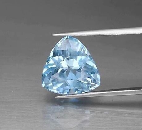 8.19ct 12.6x12.2mm Trillion Natural Sky Blue Topaz, Brazil
