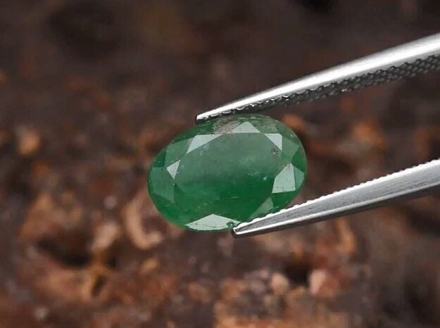 2.22ct 9.7x7mm Oval Green Emerald, Zambia