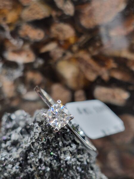 0.34ct H/SI2 Round Tek Taş Pırlanta Yüzük - HRD Sertifikalı