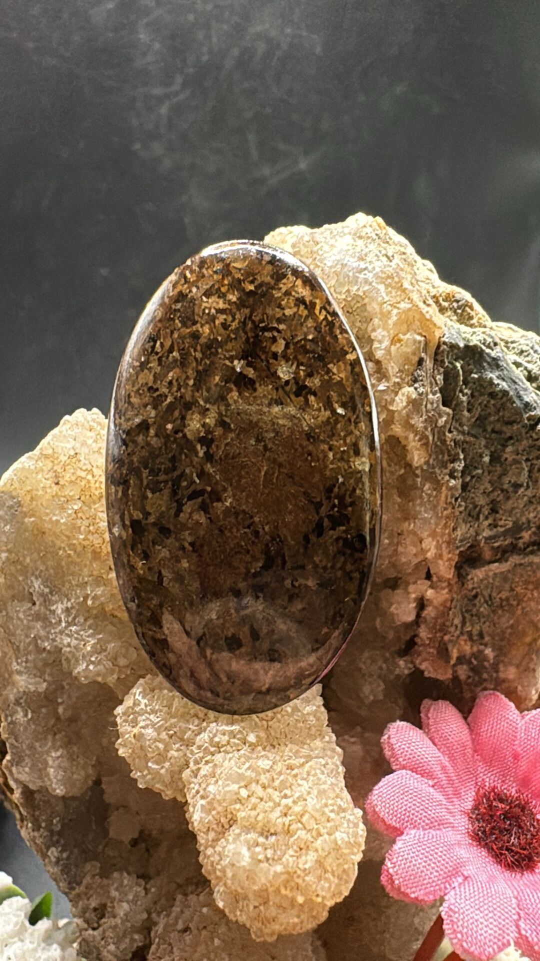 46.10ct 38,5x22,8 mm Natural Bronzite