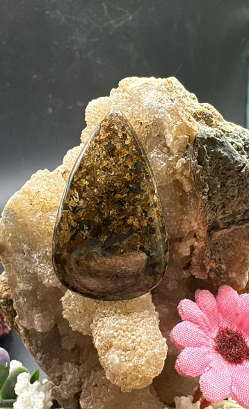 46.10ct 36,3x22,3 mm Natural Bronzite
