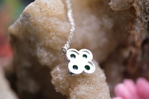 0.86ct Natural Zambiya Zümrüt (Unheated) Gümüş Kolye