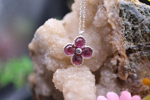 1.80ct Natural Rodolit Garnet Gümüş  Kolye