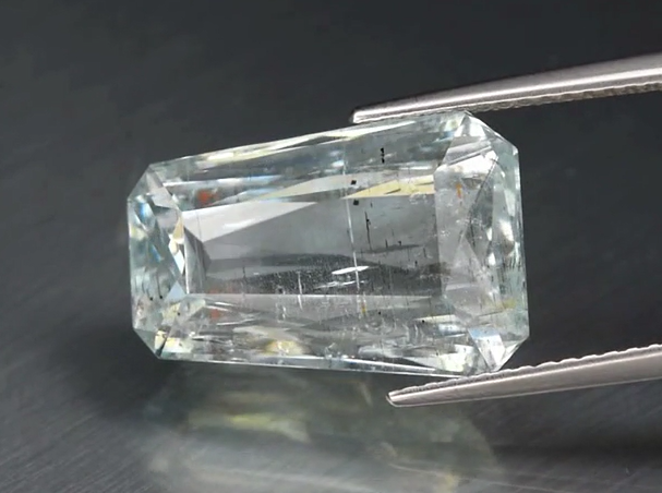 7.83ct 16x10.8mm Fancy Natural Unheated Green-Blue Aquamarine, Mozambique