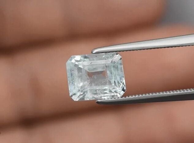 2.24ct 8.2x6.5mm Octagon Natural Light Blue Aquamarine Unheated Brazil