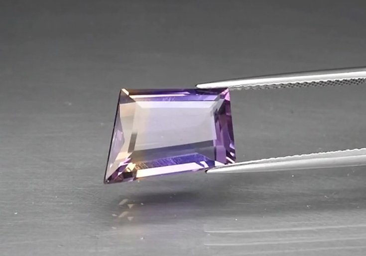 5.69ct 13.7x9.5mm VS Fancy Natural Untreated Yellow & Purple Ametrine, Africa