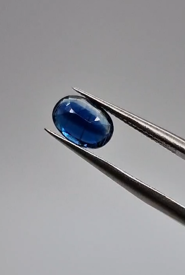 1.39ct 8.1x5.8mm Oval Natural Untreated Blue Kyanite