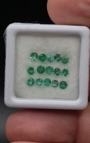 1.32ct 3 to 2.7 mm 15pcs Lot Round Natural Emerald