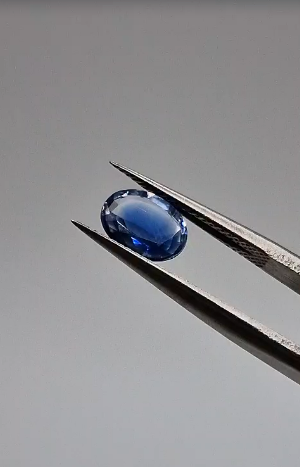1.06ct 7.8x5.9mm Oval Natural Untreated Blue Kyanite