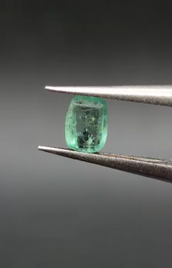 0.32ct 4.1x3.7mm Oval Natural Emerald