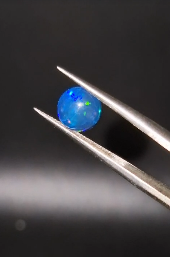 1.04ct  7.7mm Round Natural Cabachon Ethiopian Opal