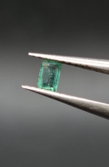 0.17ct 4x2.4mm Octagon Natural Emerald