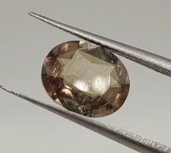 2.90ct 10.3x8.3mm VS Oval Natural Diaspor (Sultanite)