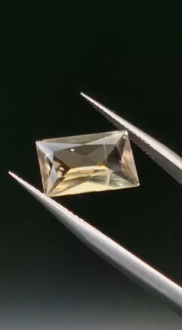 4.50ct 13.4x8.8mm Octagon Natural Diaspor ( Sultanite)