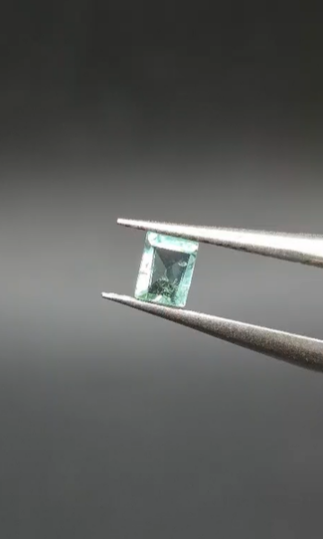 0.21ct 4x3.1mm Octagon Natural Emerald