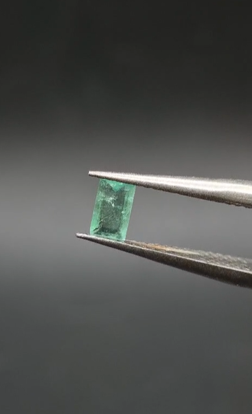 0.26ct 5.4x3.1mm Octagon Natural Emerald