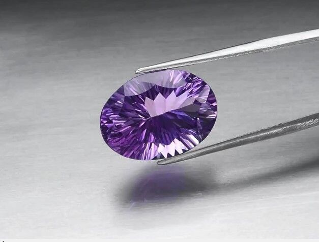 10.75ct 17.6x12.7mm VS Oval Concave Natural Unheated Purple Amethyst, Uruguay