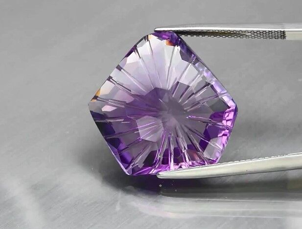 21.72ct 20x18.7mm VVS Fancy Natural Unheated Purple Amethyst Uruguay, Big!