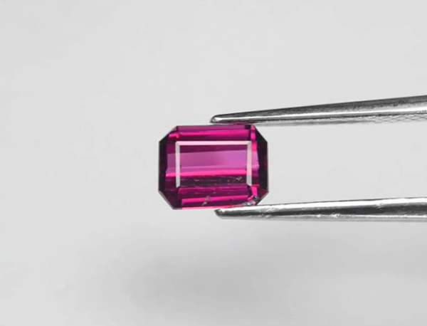 1.29ct 6.5x5mm Octagon Natural Purplish Pink Rhodolite Garnet - Madagascar